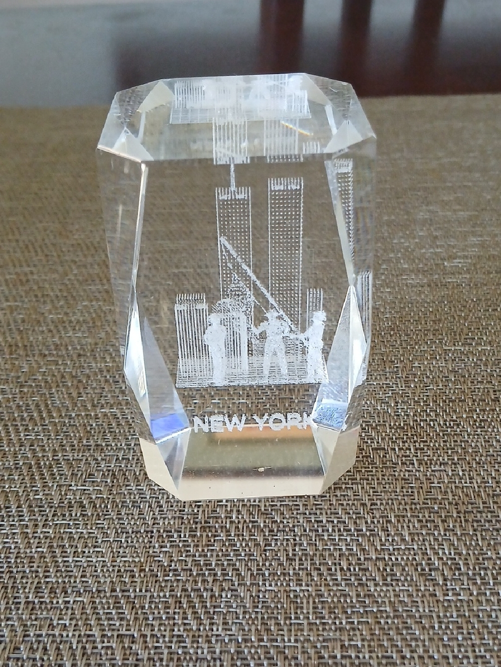 Twin Towers Laser Etched Glass 3-D Papee Weight